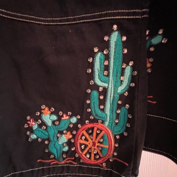 DD Ranch  Black Jacket with Floral and Cactus Design NWT Size Small - Picture 10 of 12